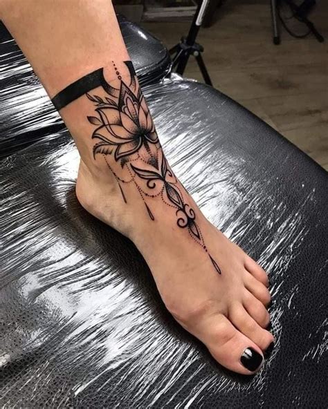 tatuajes en el empeine para mujer|24 ideas de Tatuaje empeine pierna 